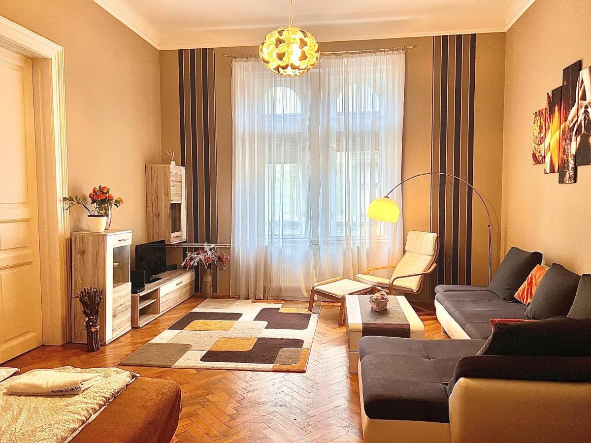A54: Charming Apartment In The Ruin Bar District Budapesta Exterior foto