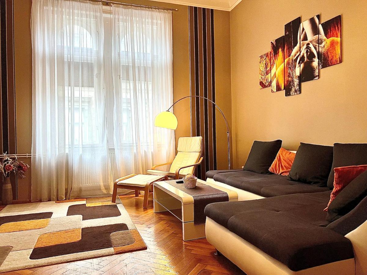 A54: Charming Apartment In The Ruin Bar District Budapesta Exterior foto